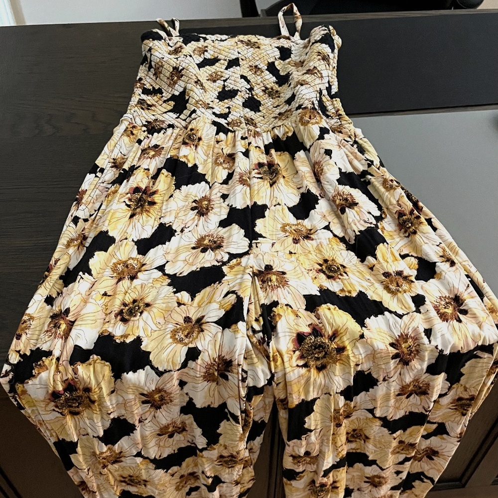 Maurices L Jumpsuit Size L Black Yellow Flowers